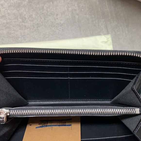 New with tags Authentic - Burberry Logo long zip around wallet in calf skin - Picture 7 of 8